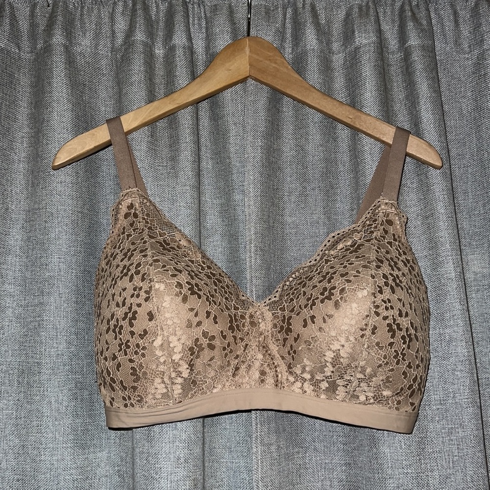 NWOT Warner’s Soft Cup Underwire-Free Tan Lace Bra 36DD